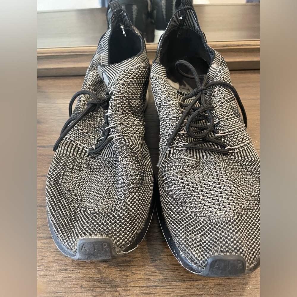 Nike Men’s Flyknit Air Sneakers